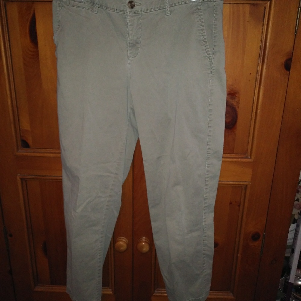 Capri pants